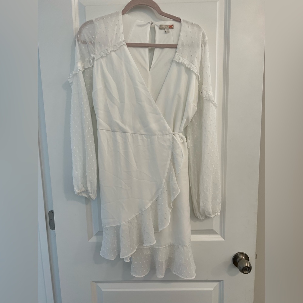 Gianni Bini white tie waist dress